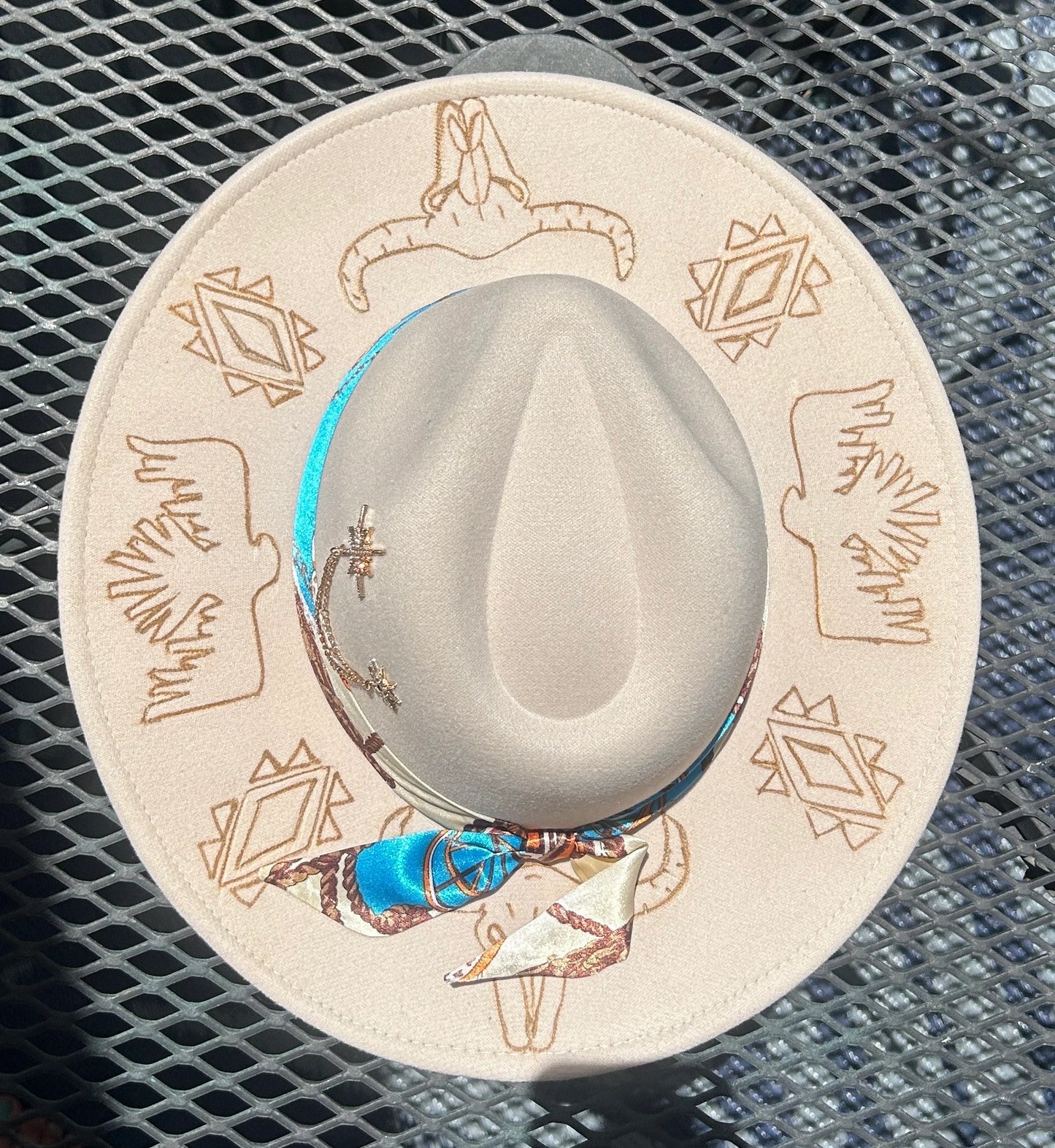 Western Aztec Burned Widebrim